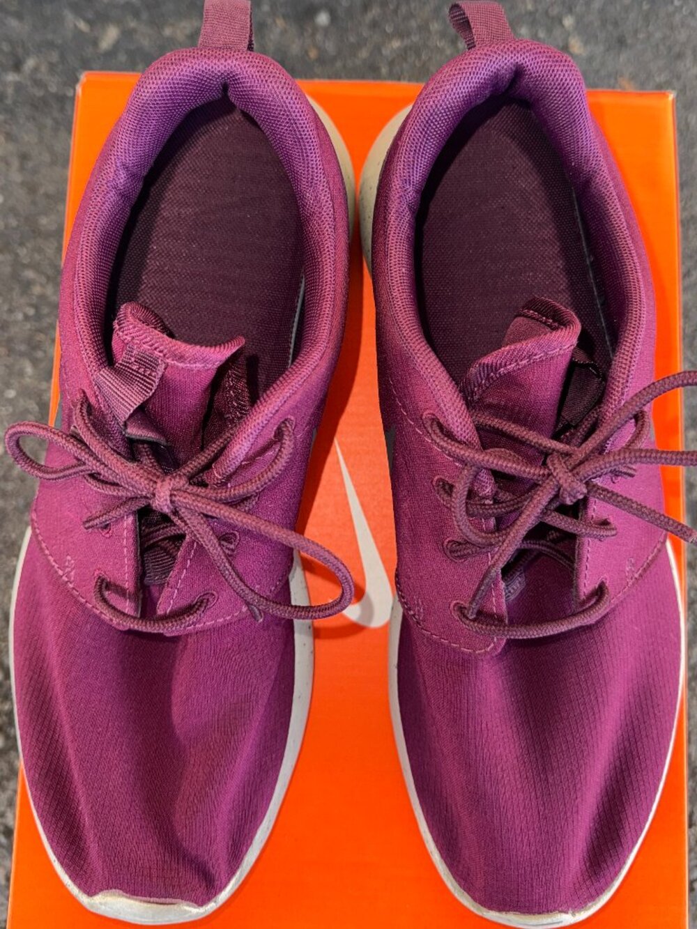Nike Roshe Run Bordeaux Burgundy Purple Speckled Midsole Lightly Used